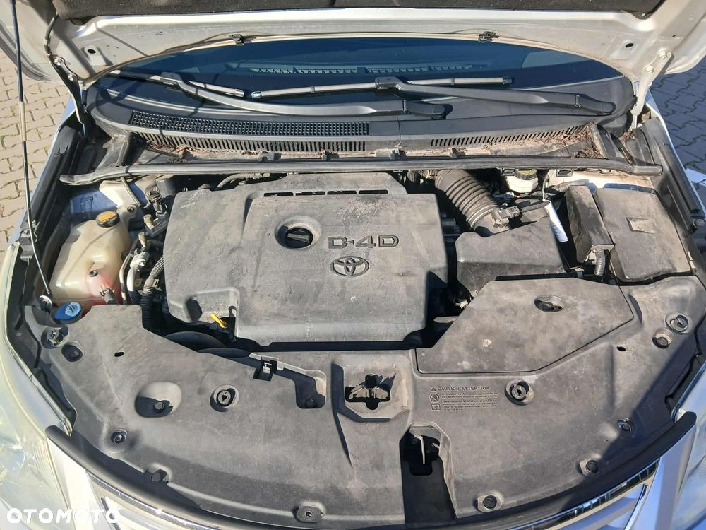 Toyota Avensis 2.0 D-4D Premium - 6