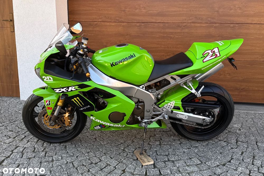 Kawasaki ZXR - 21