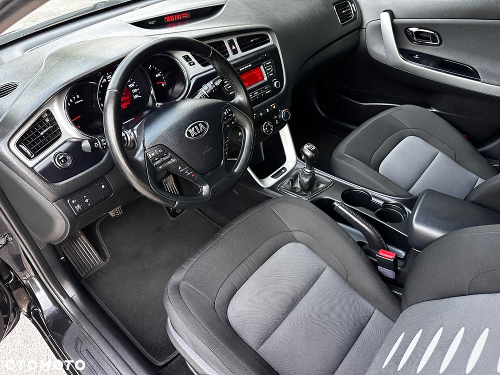 Kia Ceed 1.6 GDI Fifa World Cup Edition - 21