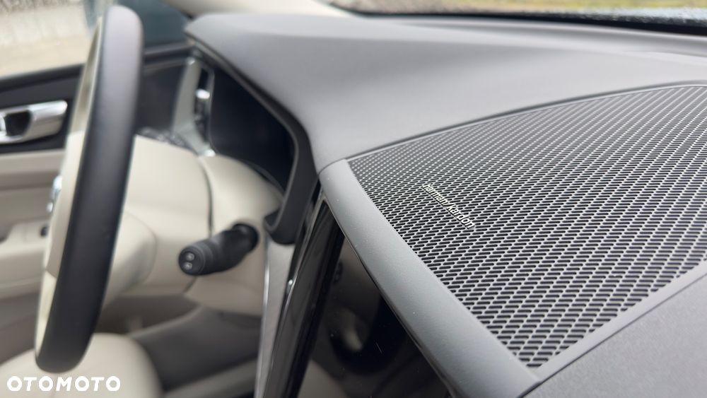 Volvo XC 60 T8 Plug-In Hybrid AWD Ultra Bright - 11