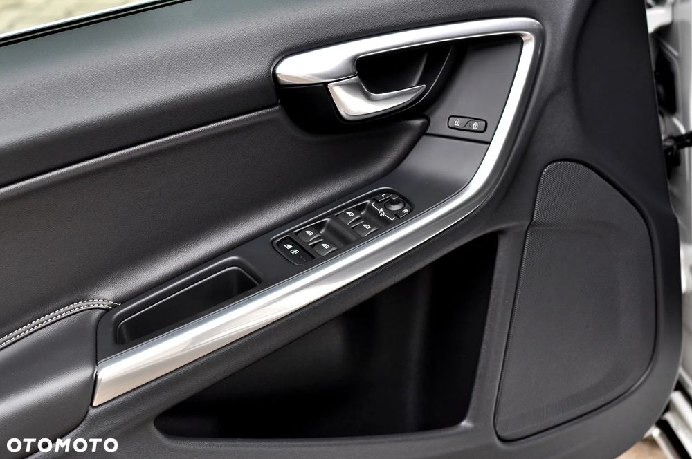 Volvo V60 T5 Geartronic Powershift RDesign - 18