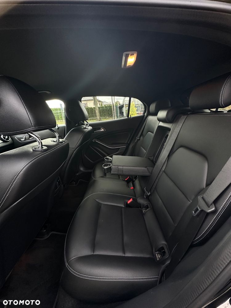 Mercedes-Benz GLA 250 7G-DCT Style - 13