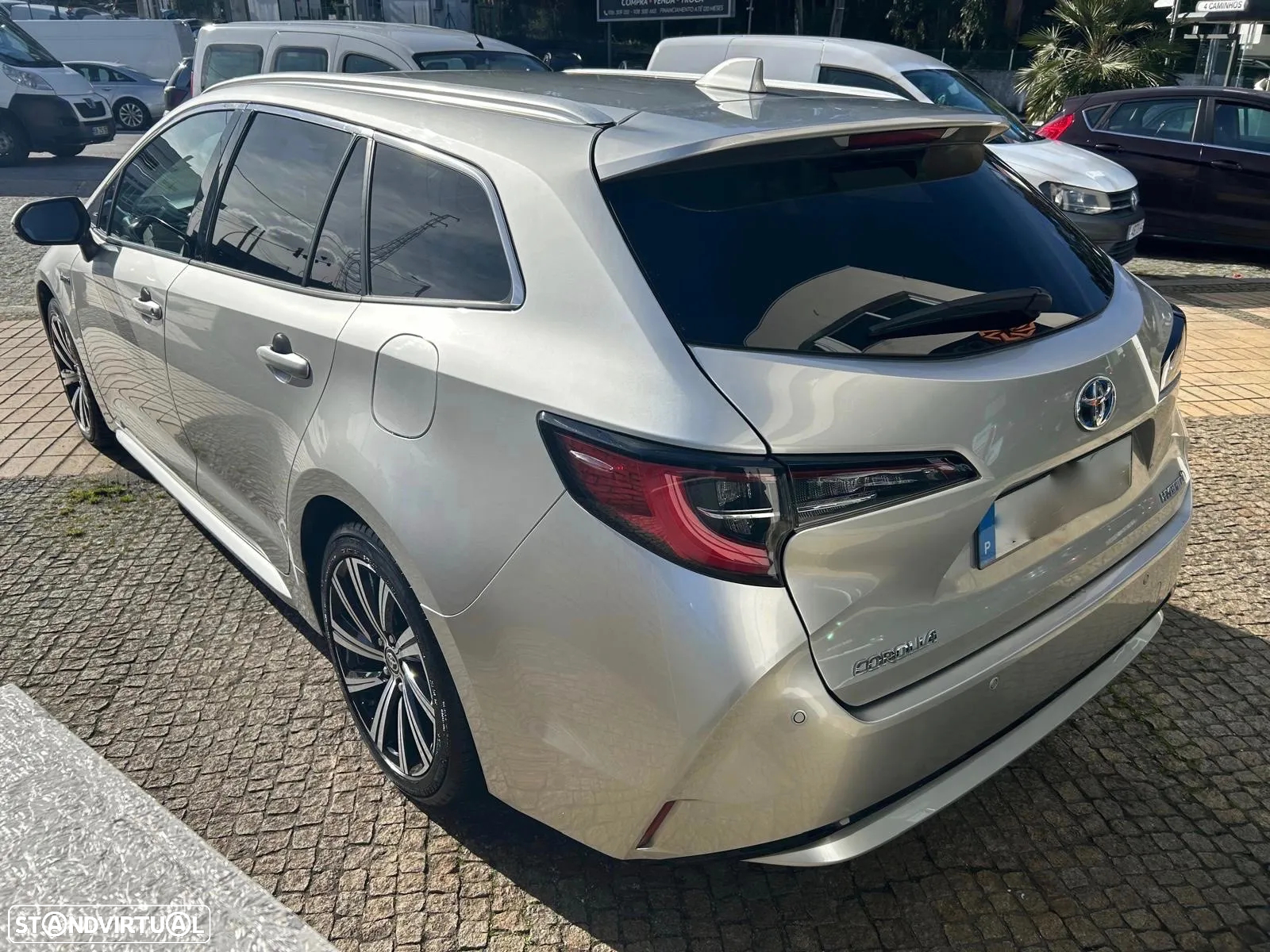 Toyota Corolla Touring Sports 1.8 Hybrid Comfort+P.Sport - 4