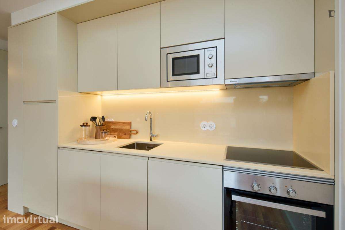 Apartamento com 1 quartos - localizado em Santo Ildefonso Porto - Grande imagem: 4/21