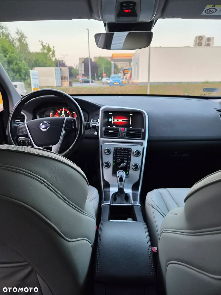 Volvo XC 60 D3 Drive-E Ocean Race - 27