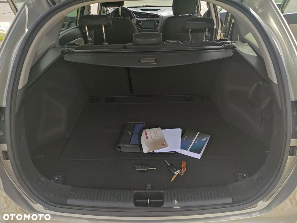 Kia Ceed 1.6 GDI Dream Team Edition - 14