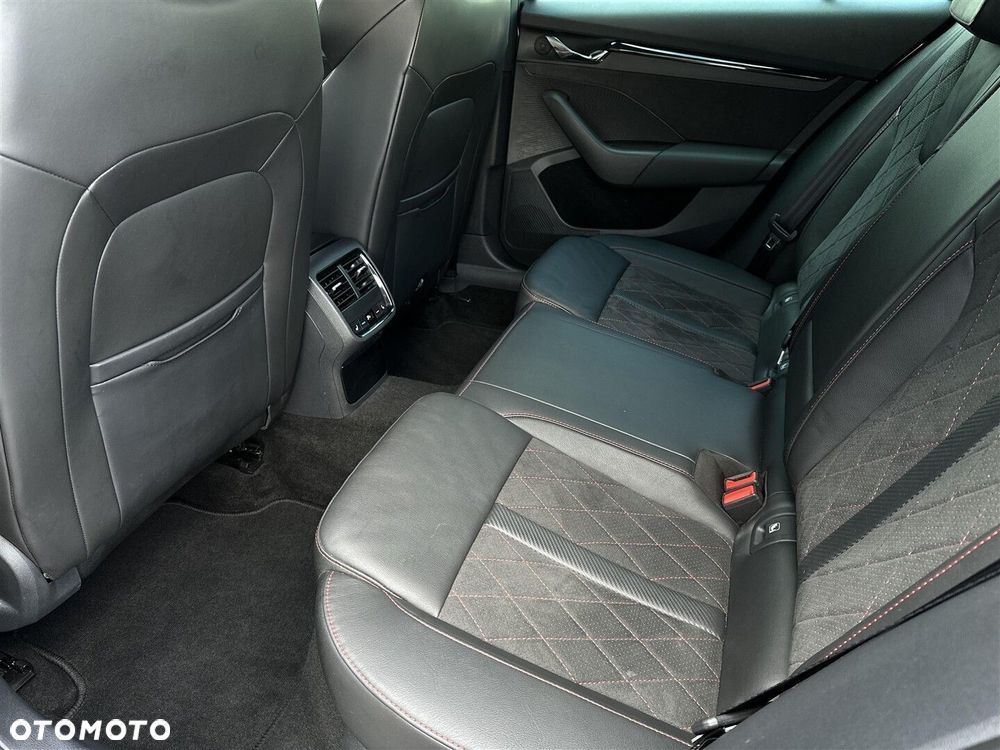 Skoda Octavia 2.0 TDI RS DSG - 13