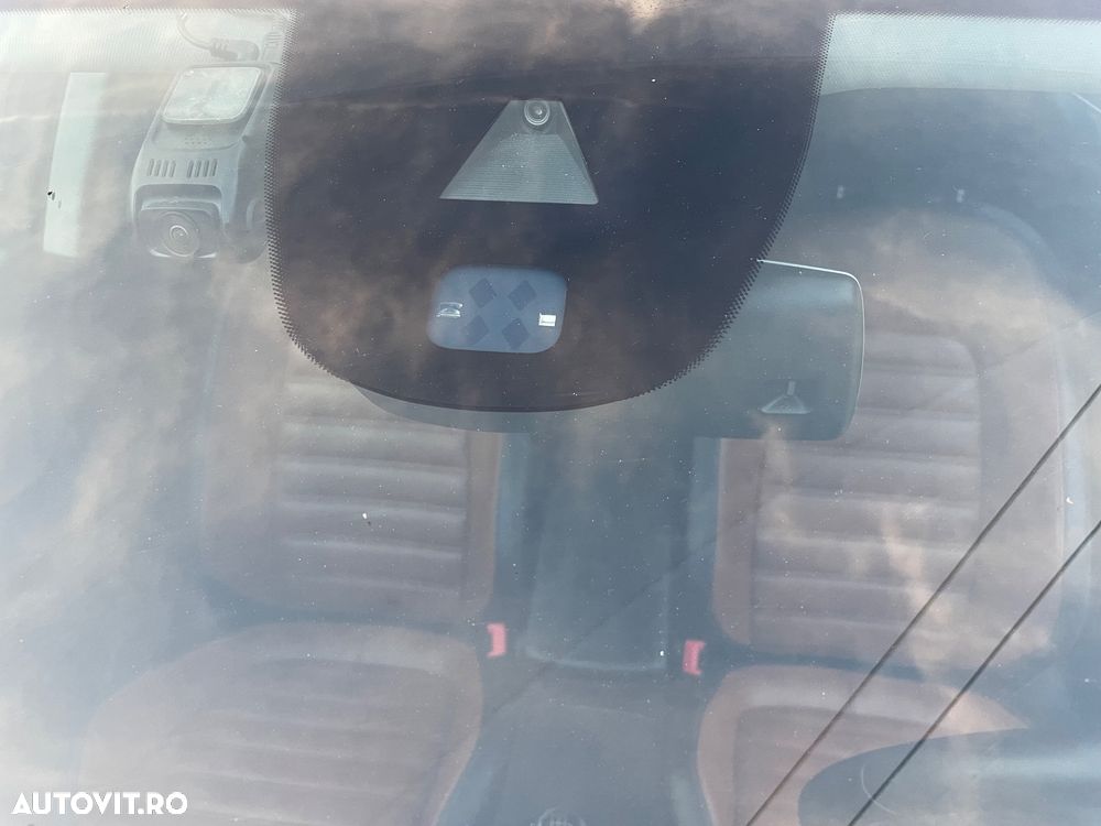 Volkswagen Passat - 34
