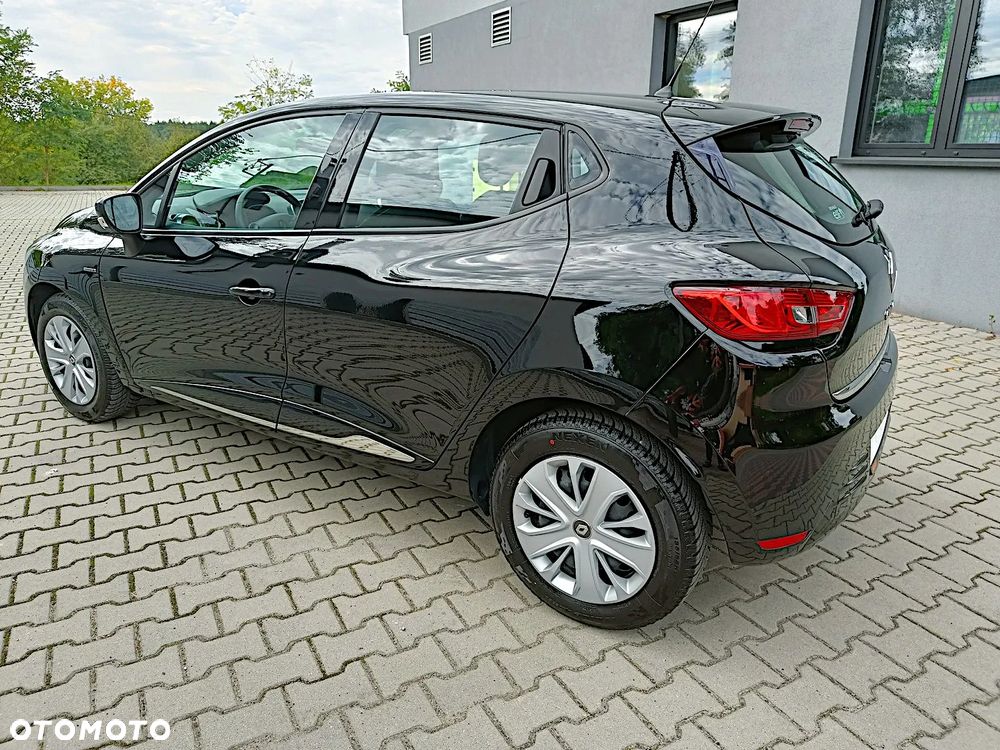 Renault Clio 1.2 16V 75 Limited - 9