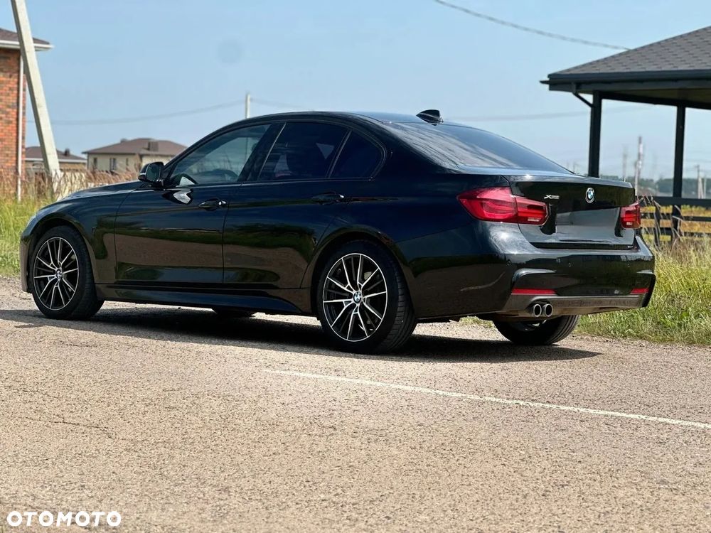 BMW Seria 3 330i xDrive Edition M Sport Shadow - 7