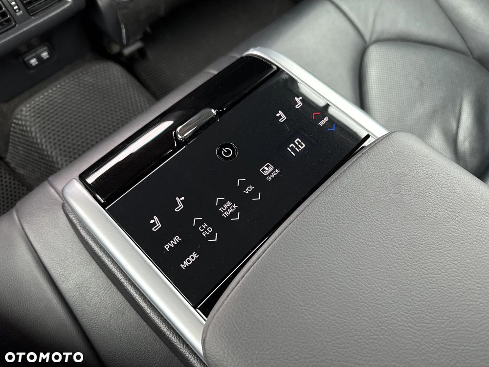 Toyota Camry 2.5 Hybrid Executive CVT - 17