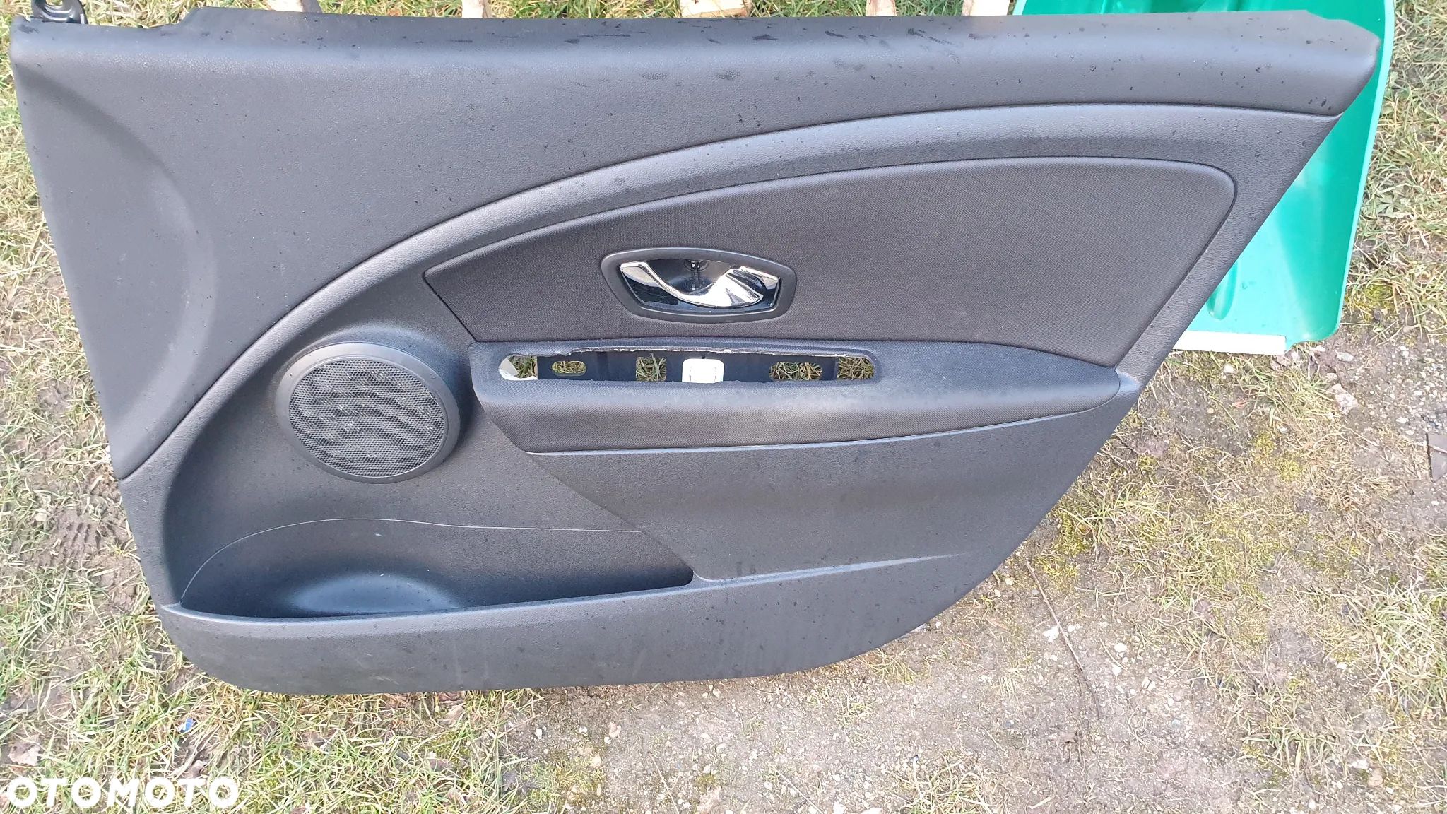 Megane III 5 drzwi boczek drzwi przód prawy - 1