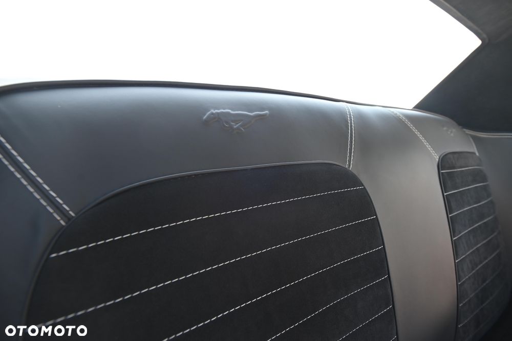 Ford Mustang - 24