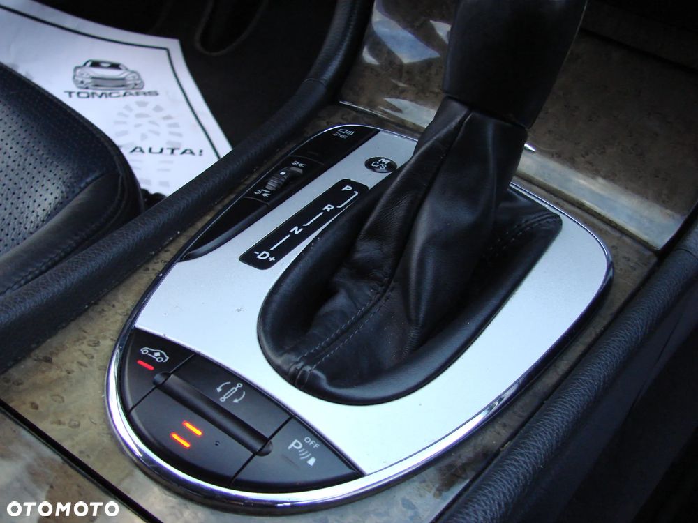 Mercedes-Benz Klasa E 55 AMG Automatik - 25