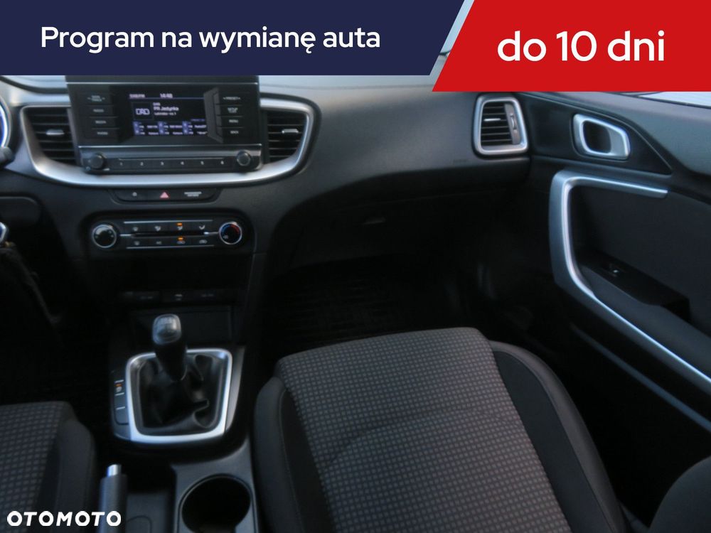 Kia Ceed - 10