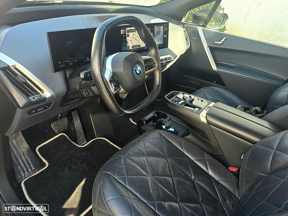 BMW iX xDrive 40 Pack Desportivo - 9