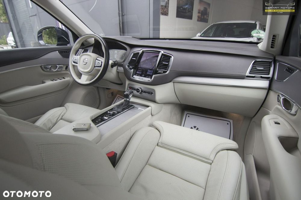 Volvo XC 90 D5 SCR AWD Inscription 7os - 31
