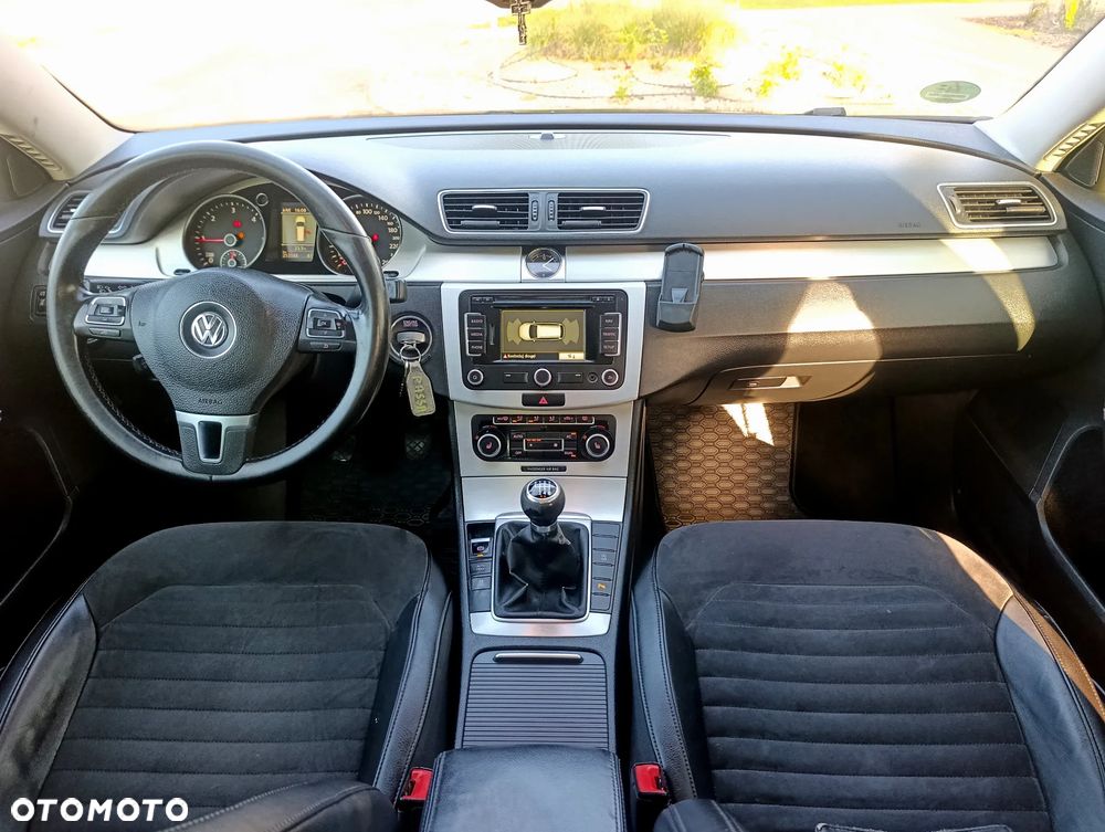 Volkswagen Passat - 9