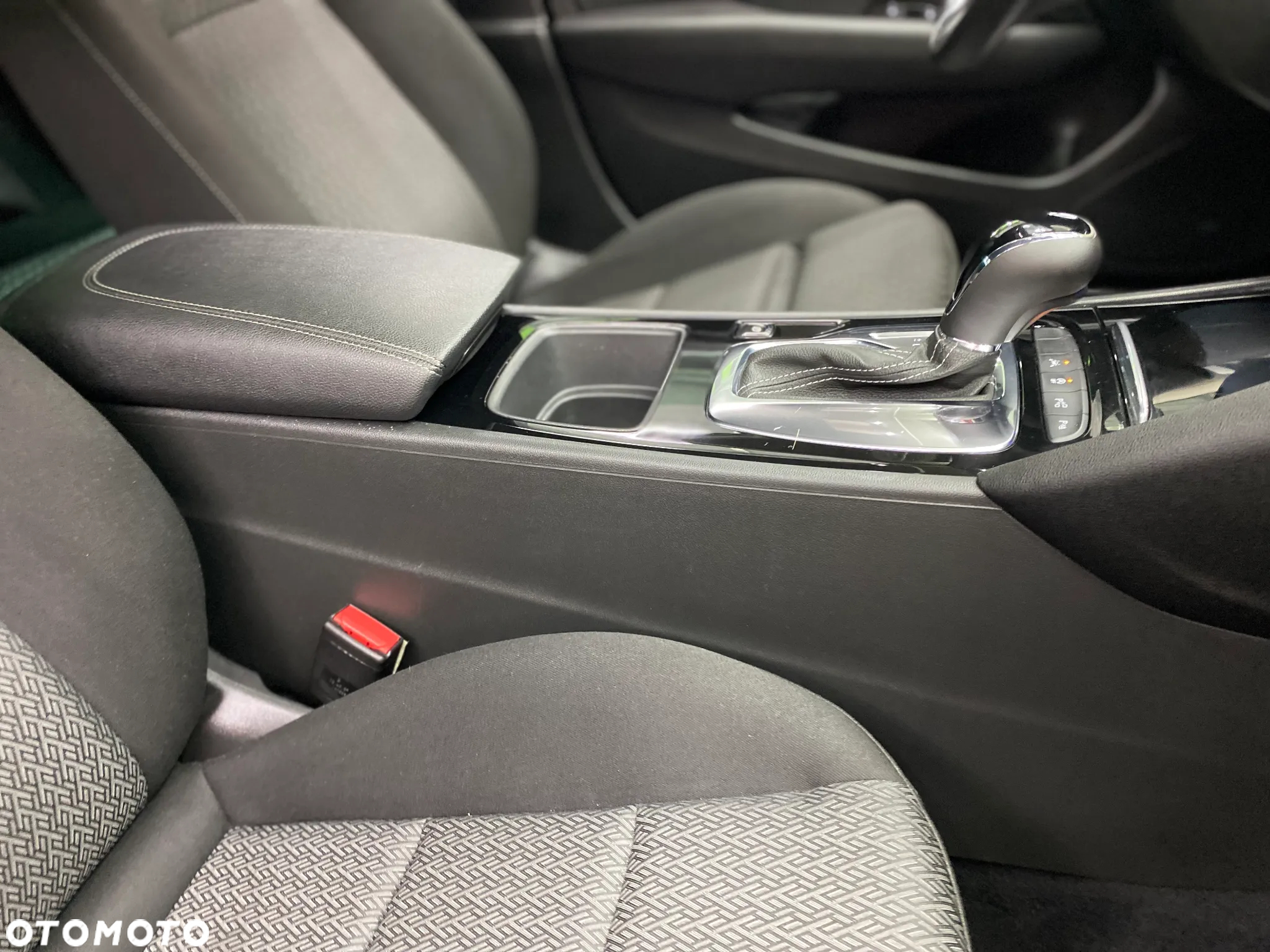 Opel Insignia - 25
