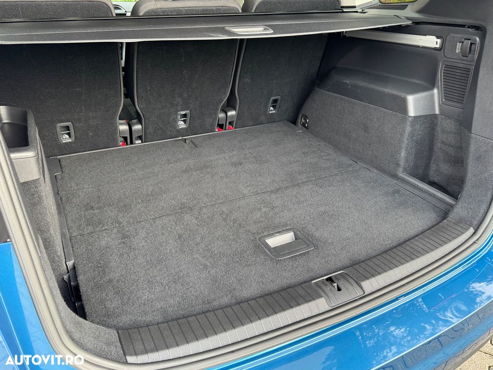 Volkswagen Touran 2.0 TDI SCR DSG Comfortline - 32