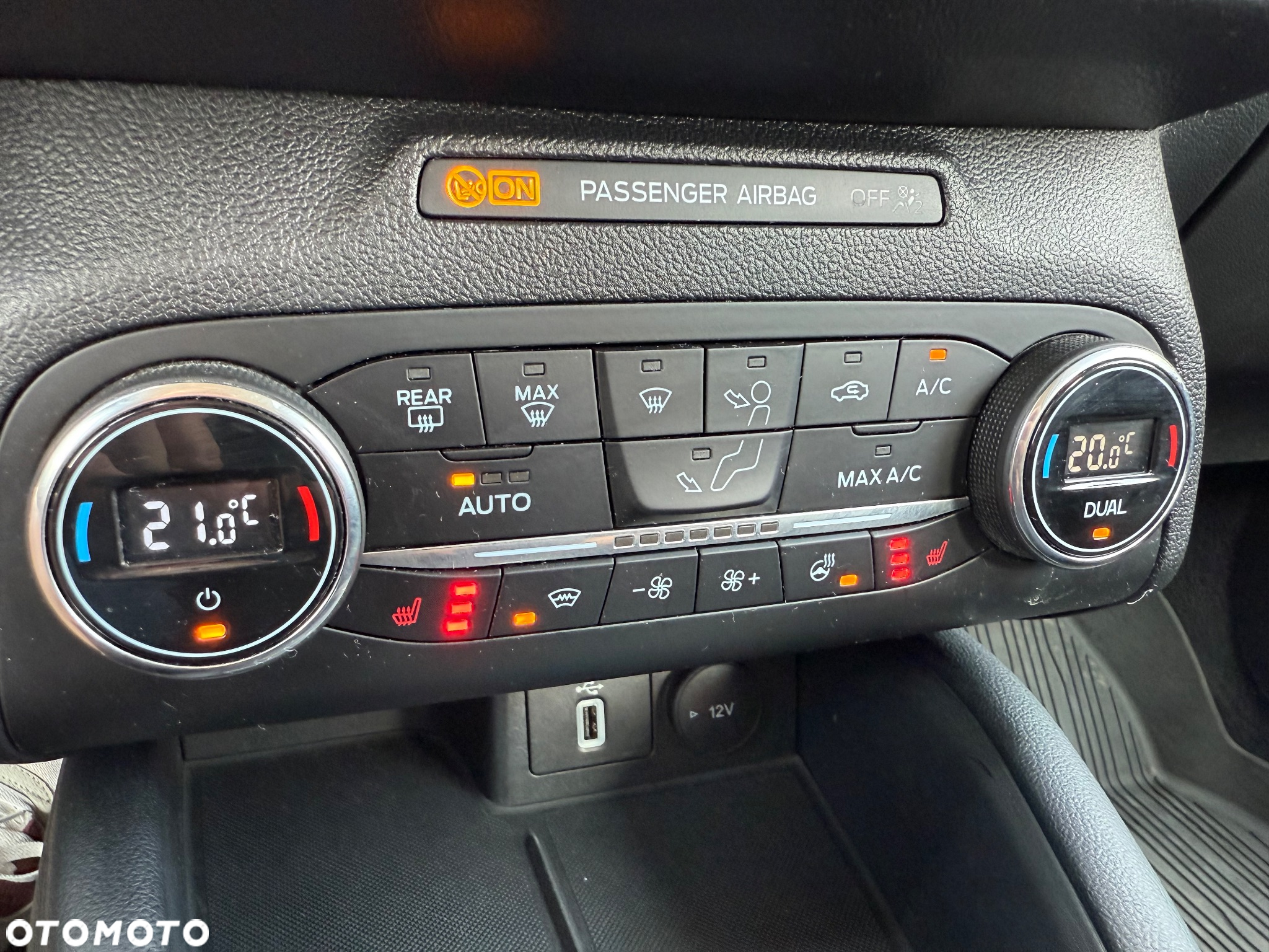 Ford Focus 1.5 EcoBoost Titanium - 23