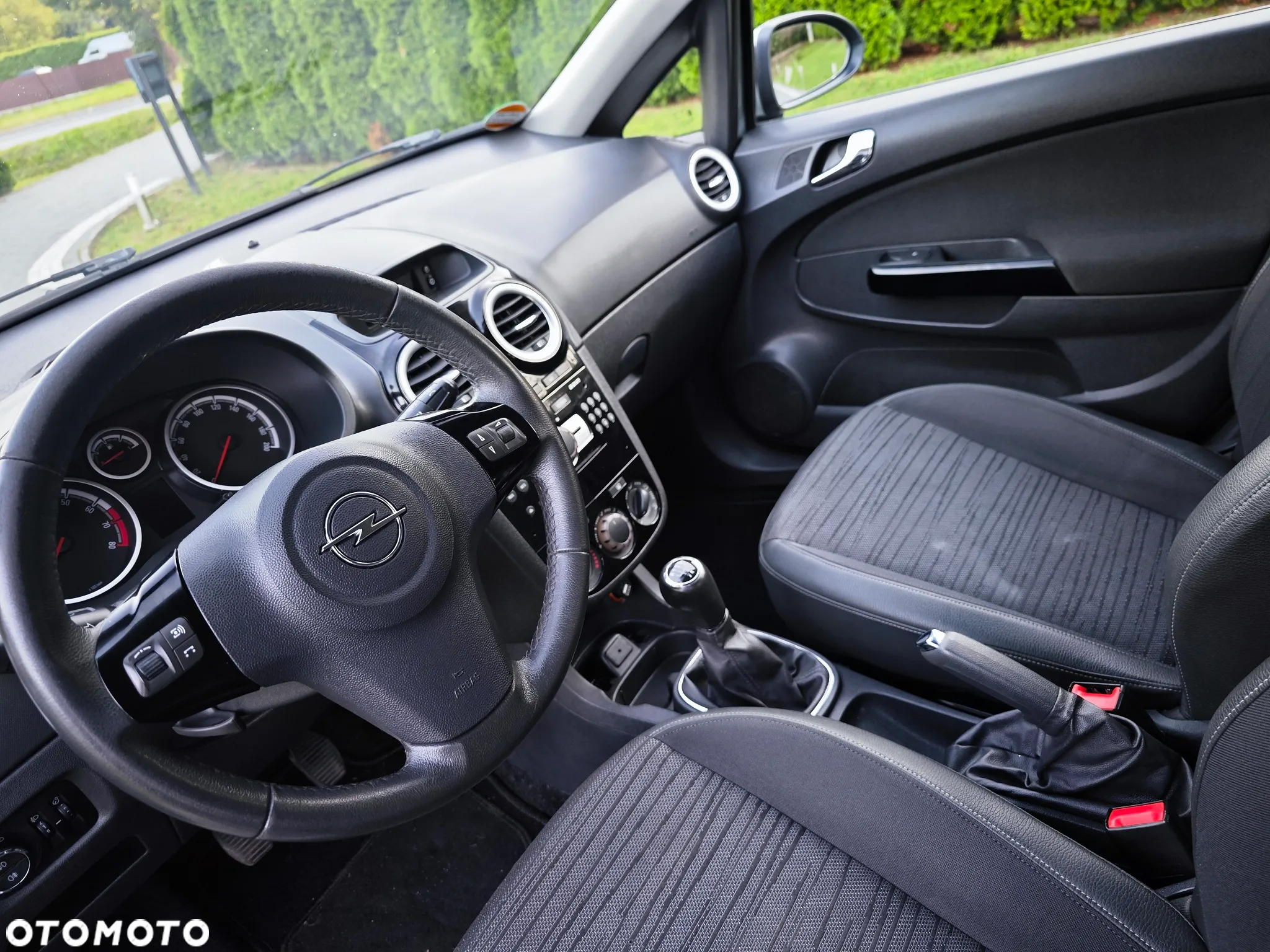 Opel Corsa 1.4 16V Cosmo - 17