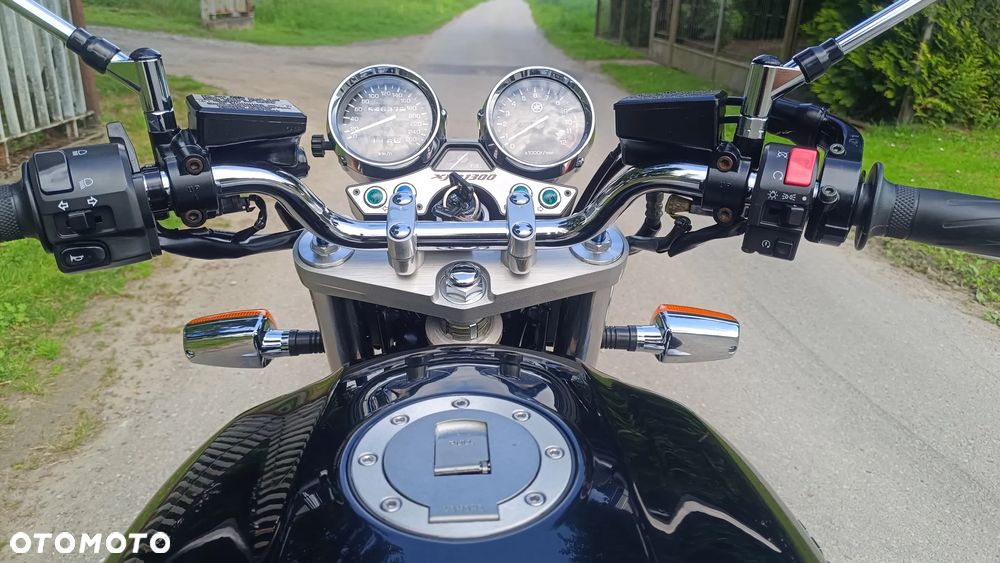 Yamaha XJR - 18