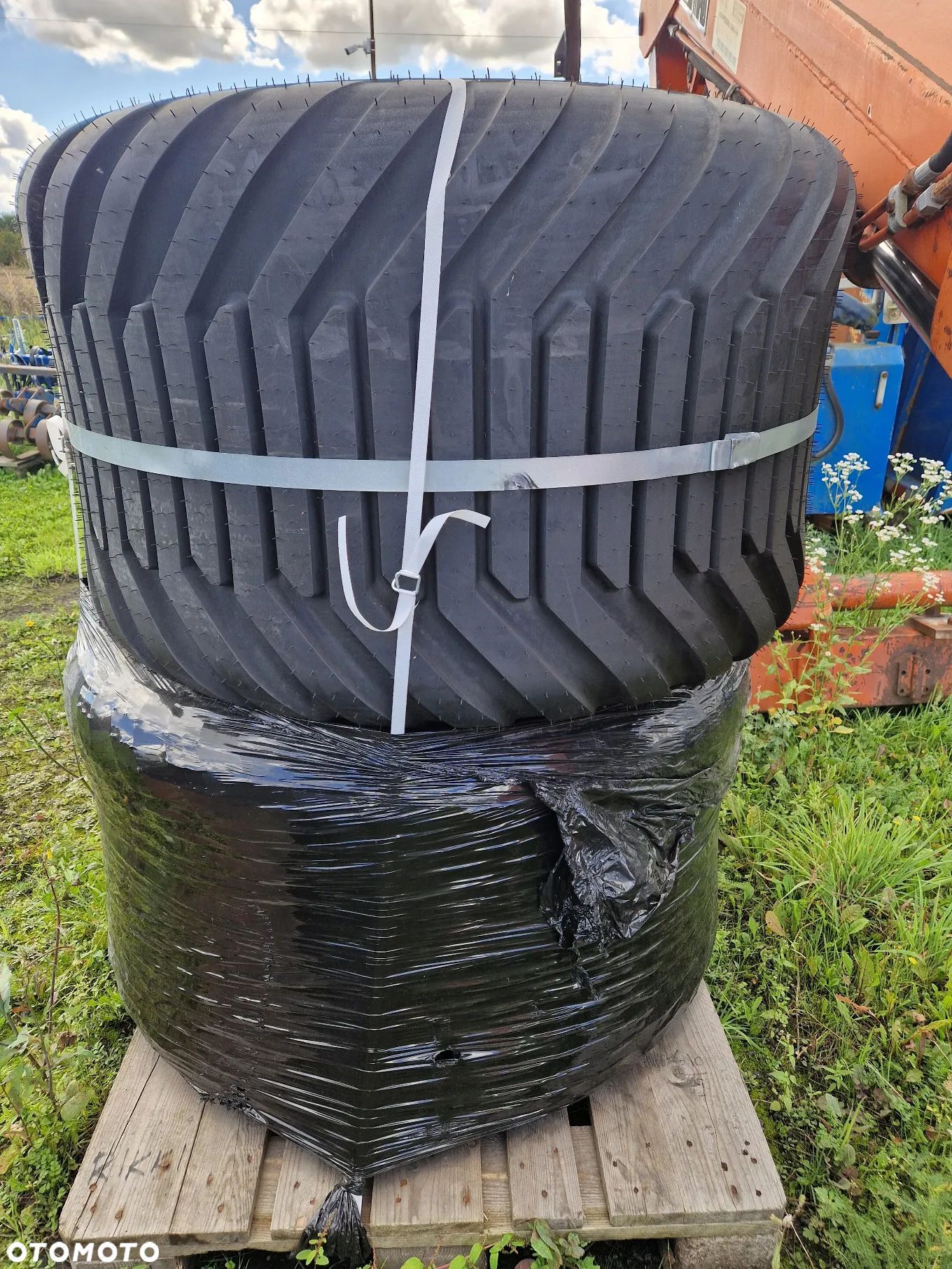 Opona BKT rozmiar 700/50 - 22,5 - 1