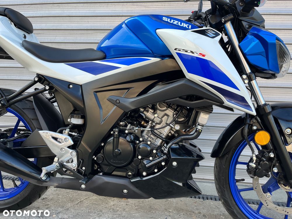 Suzuki GSX - 28
