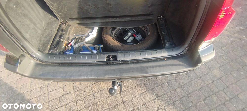 Volvo V70 D5 Comfort - 12