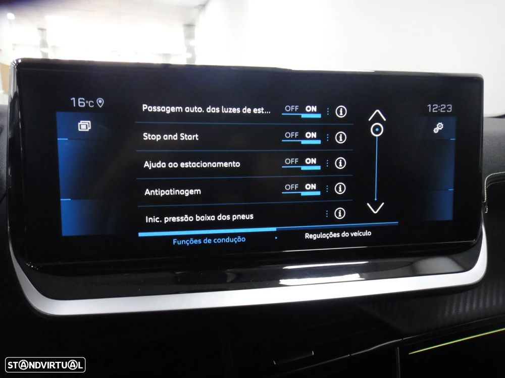 Peugeot 2008 1.2 PureTech GT EAT8 - 26