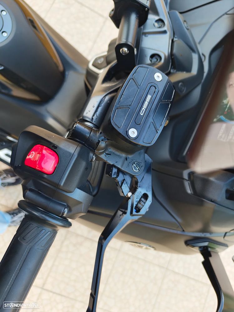 Yamaha TMAX Tech Max - Dark Magma - 6