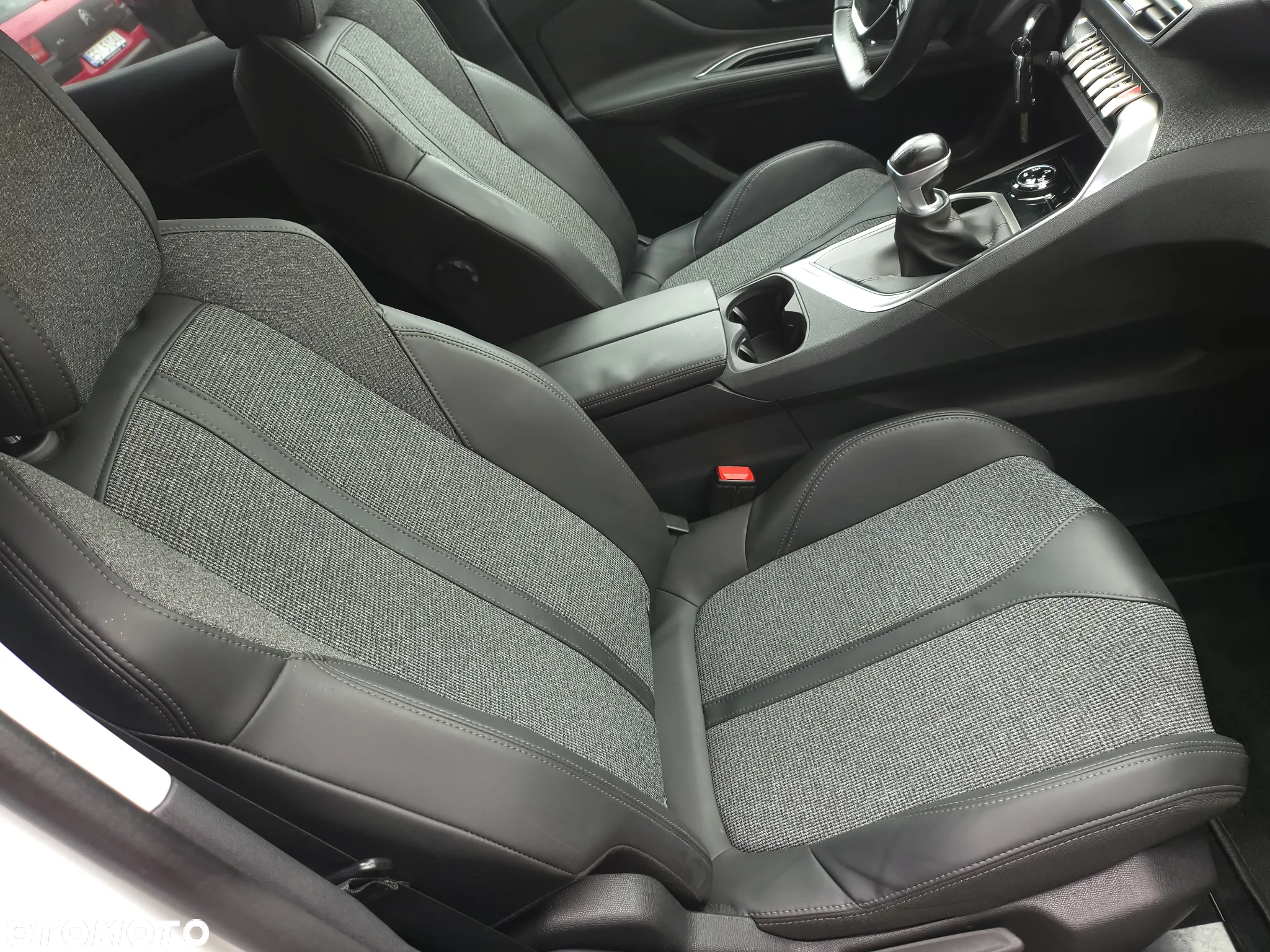 Peugeot 3008 HDi FAP 150 Platinum - 32