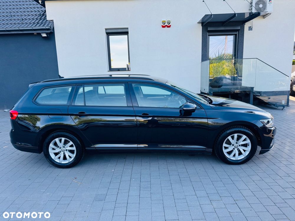 Volkswagen Passat Variant 2.0 TDI SCR DSG Elegance - 8