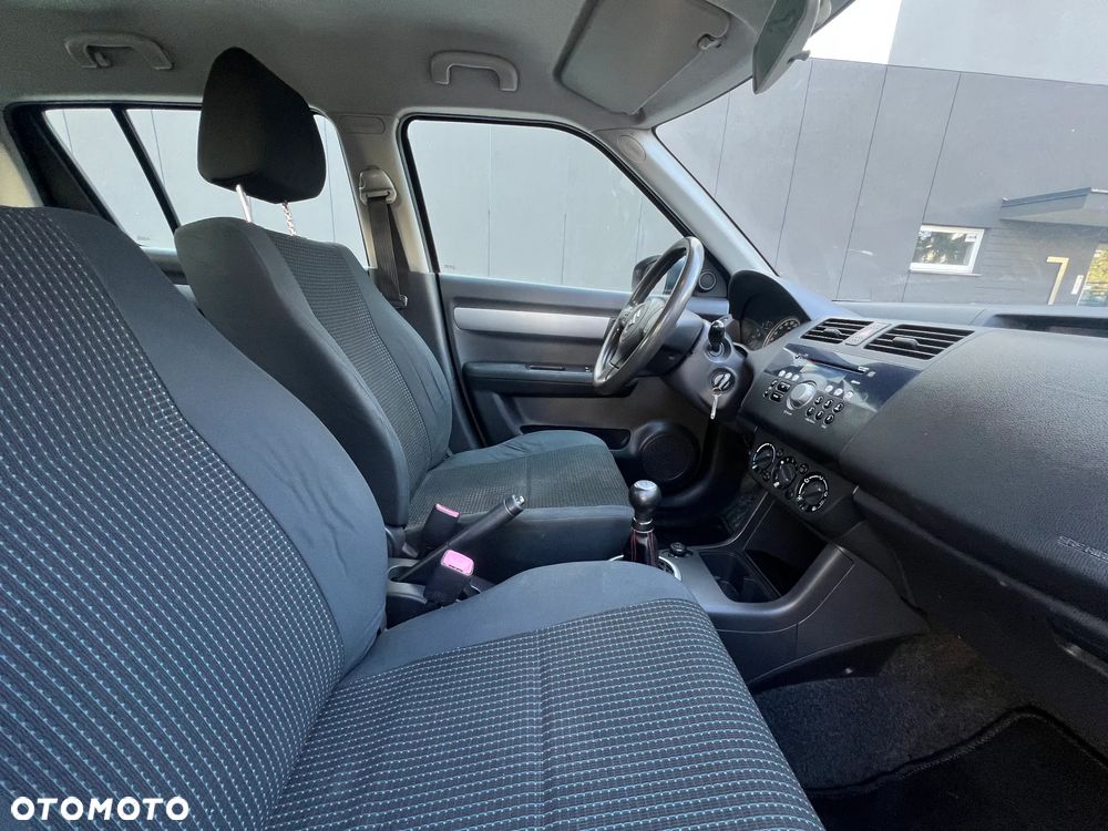 Suzuki Swift - 11