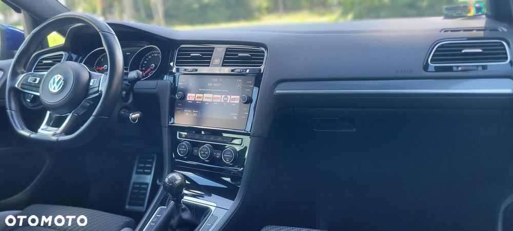 Volkswagen Golf - 24