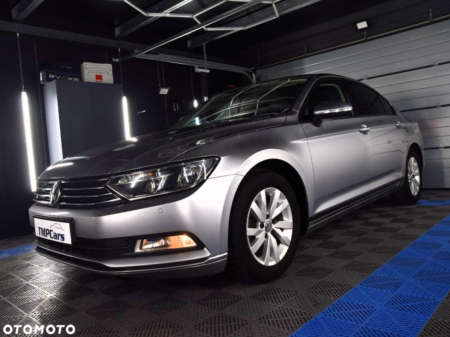 Volkswagen Passat - 32