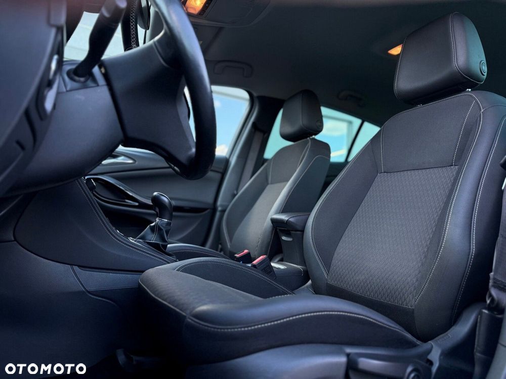 Opel Astra 1.4 T Elite S&S - 9