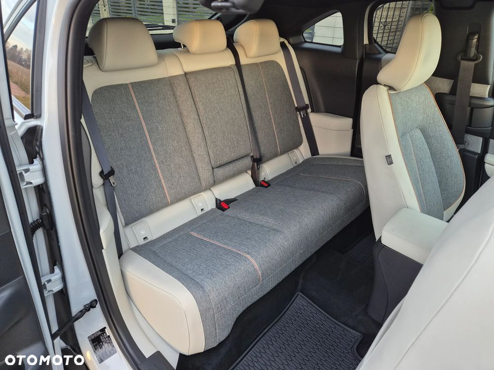 Mazda MX-30 e-SKYACTIV - 8