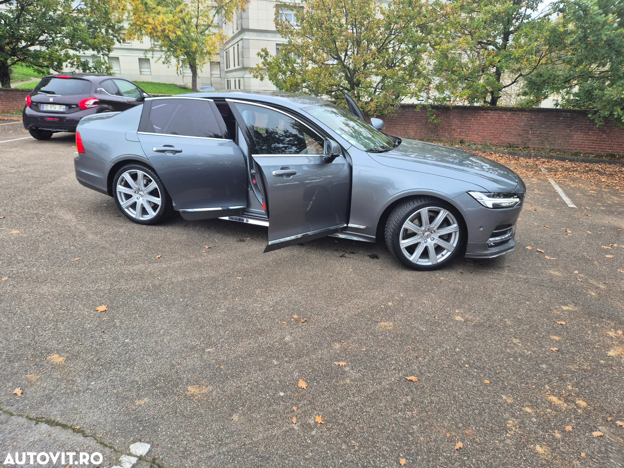 Volvo S90 D5 AWD Geartronic Inscription - 4