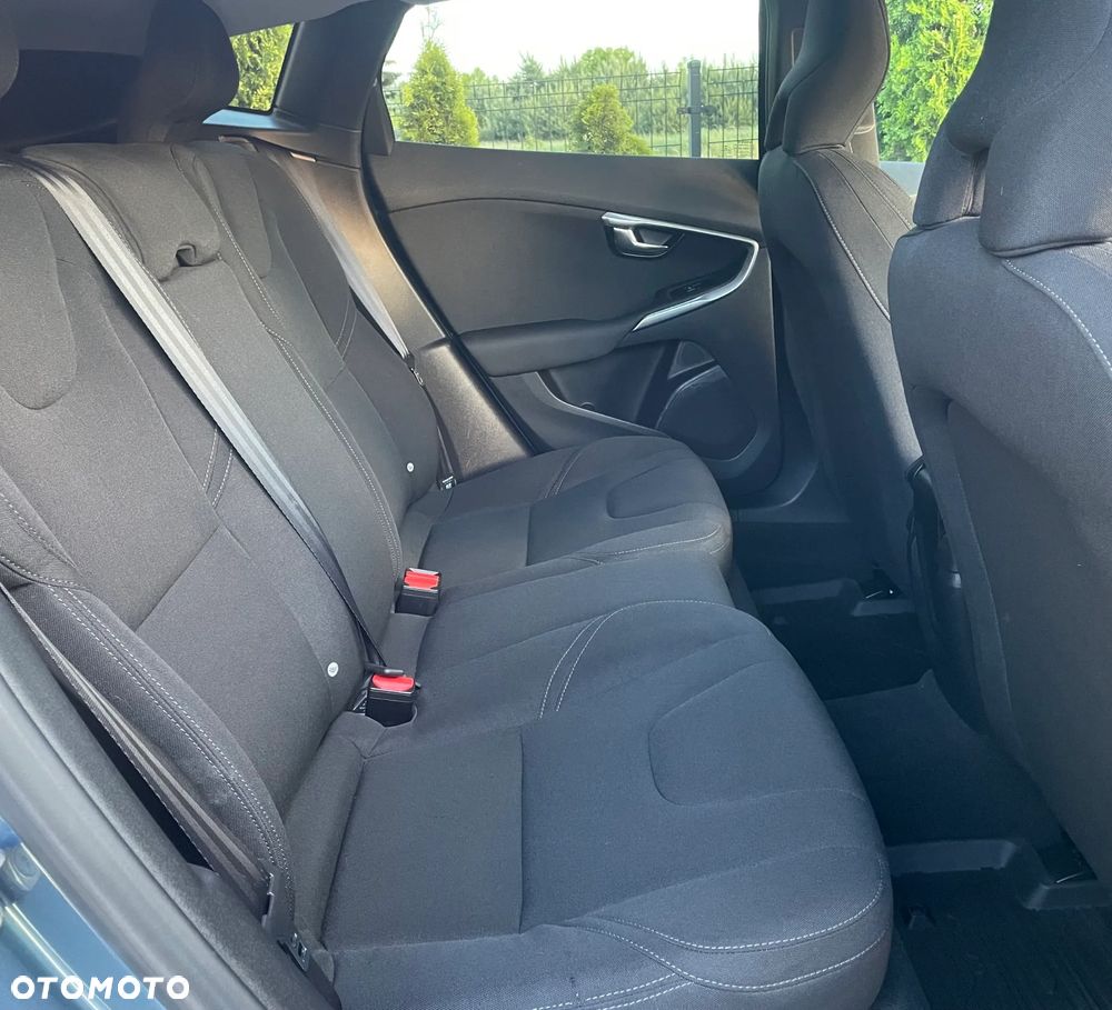 Volvo V40 T2 Momentum - 14