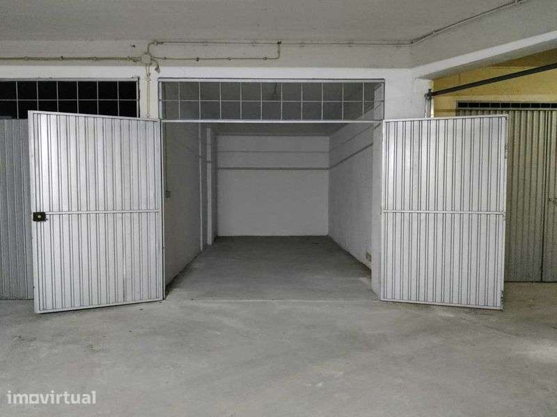 Garagem Box Fechada 18m² para Arrendamento - Entroncamento - Grande imagem: 2/6