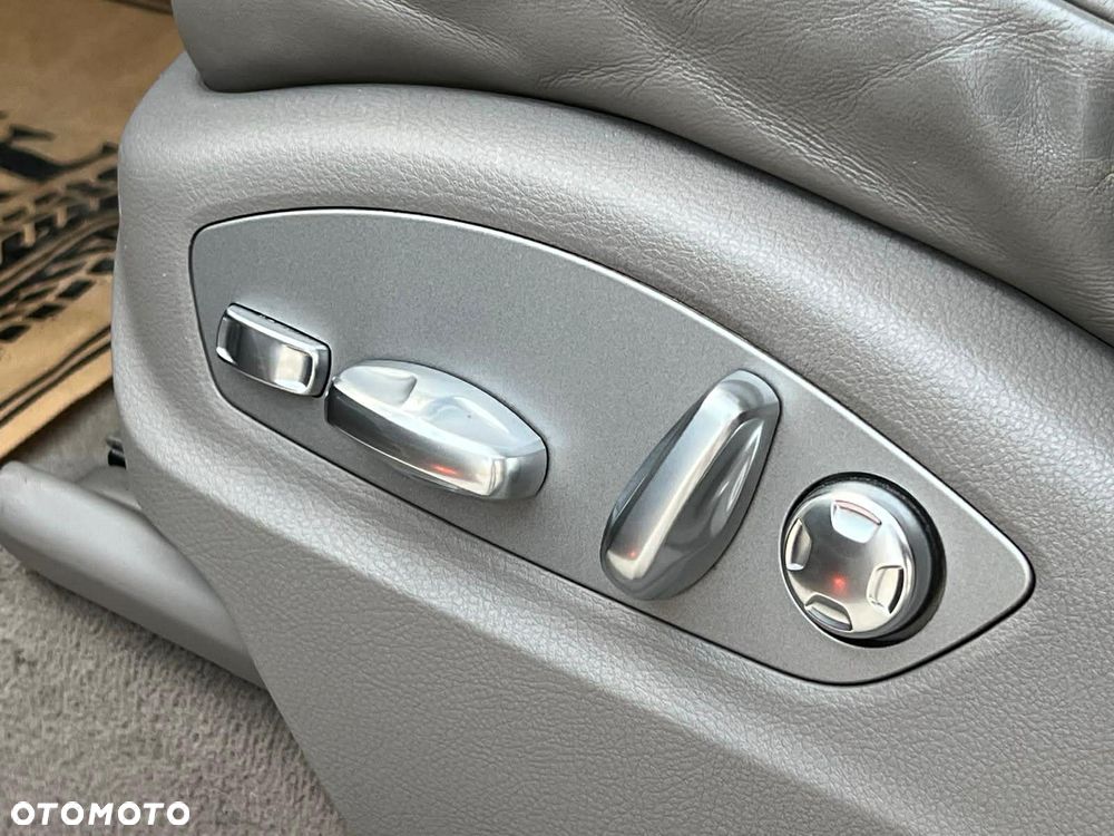 Porsche Cayenne Turbo Tiptronic S - 21