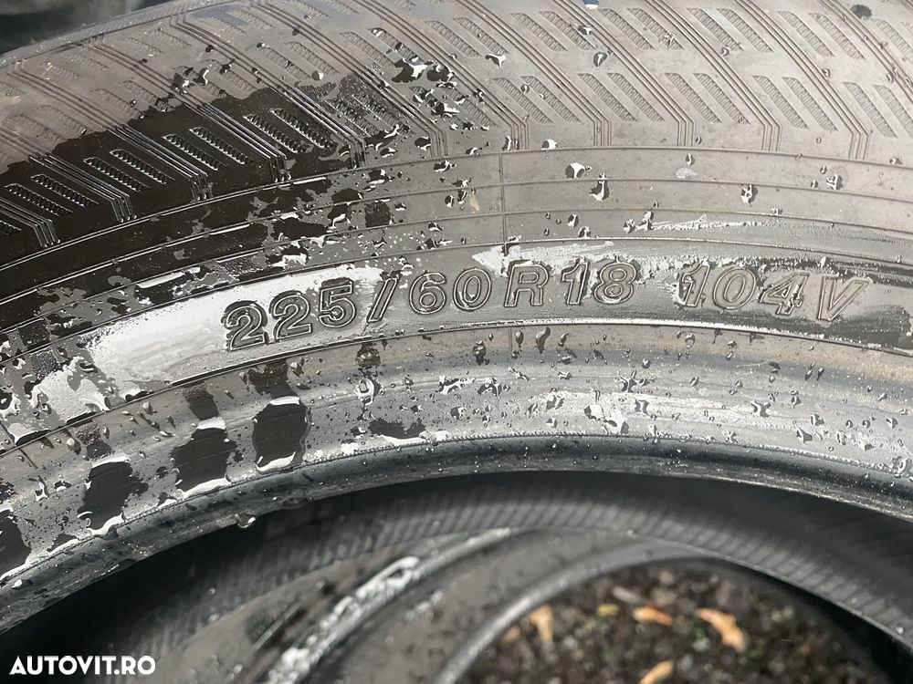 Set 2 anvelope iarna vara Yokohama BluEarth 225 60 R18 104V Dot 2924 - 5