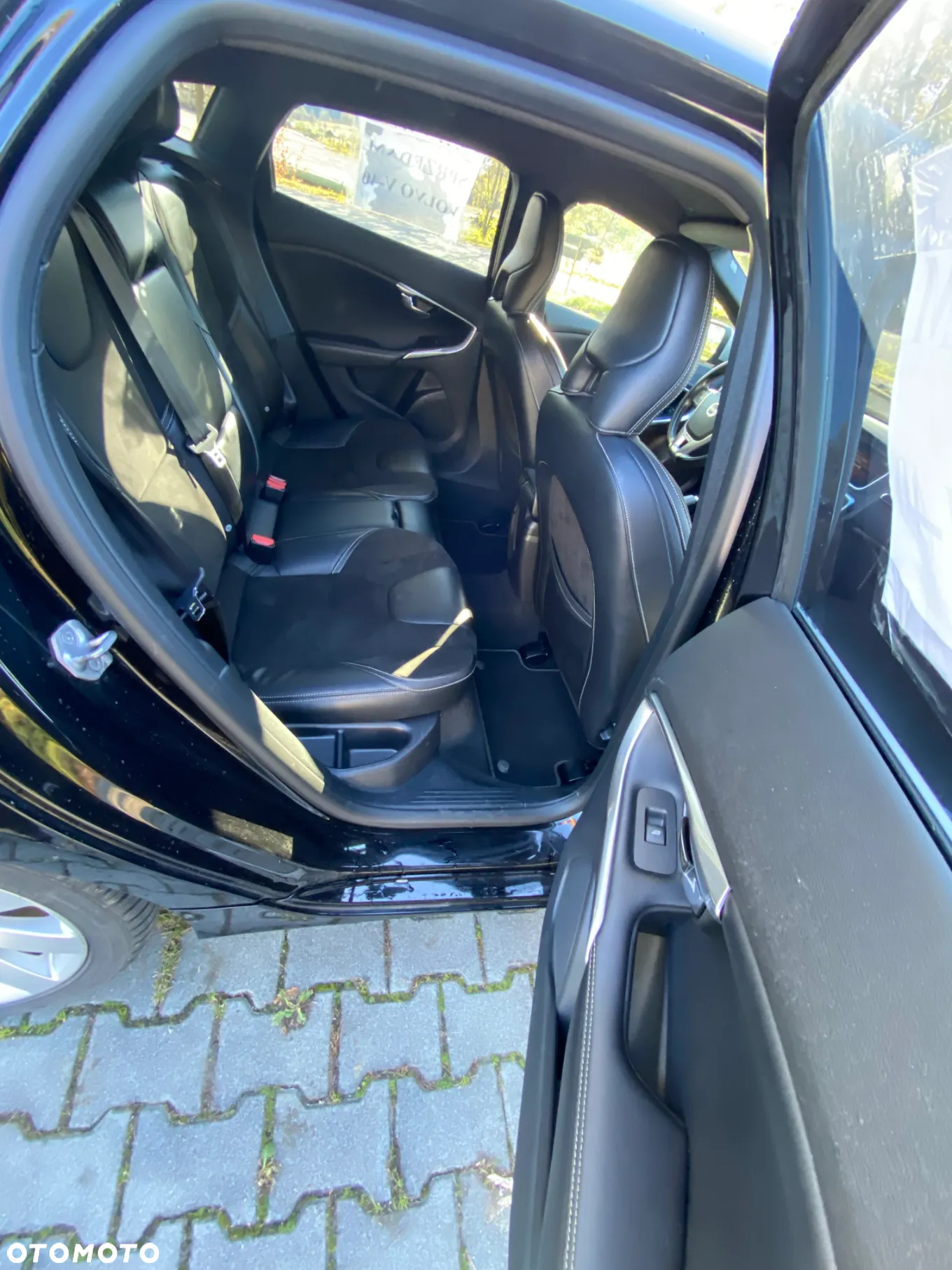 Volvo V40 D2 Drive-E R-Design Momentum - 18