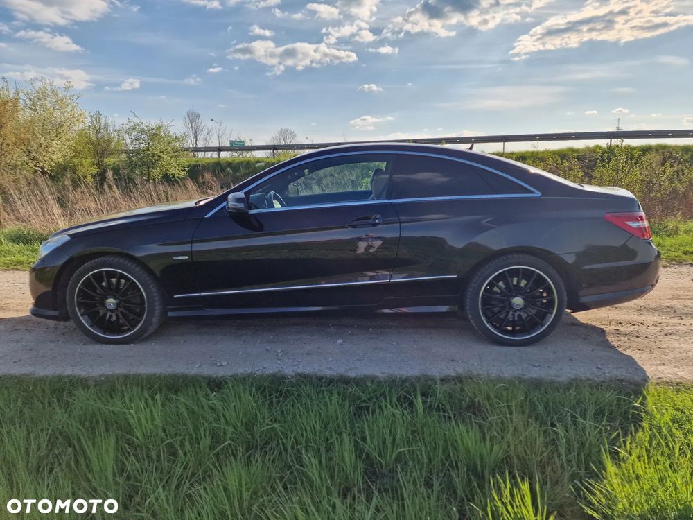 Mercedes-Benz Klasa E 200 CGI BlueEff - 4