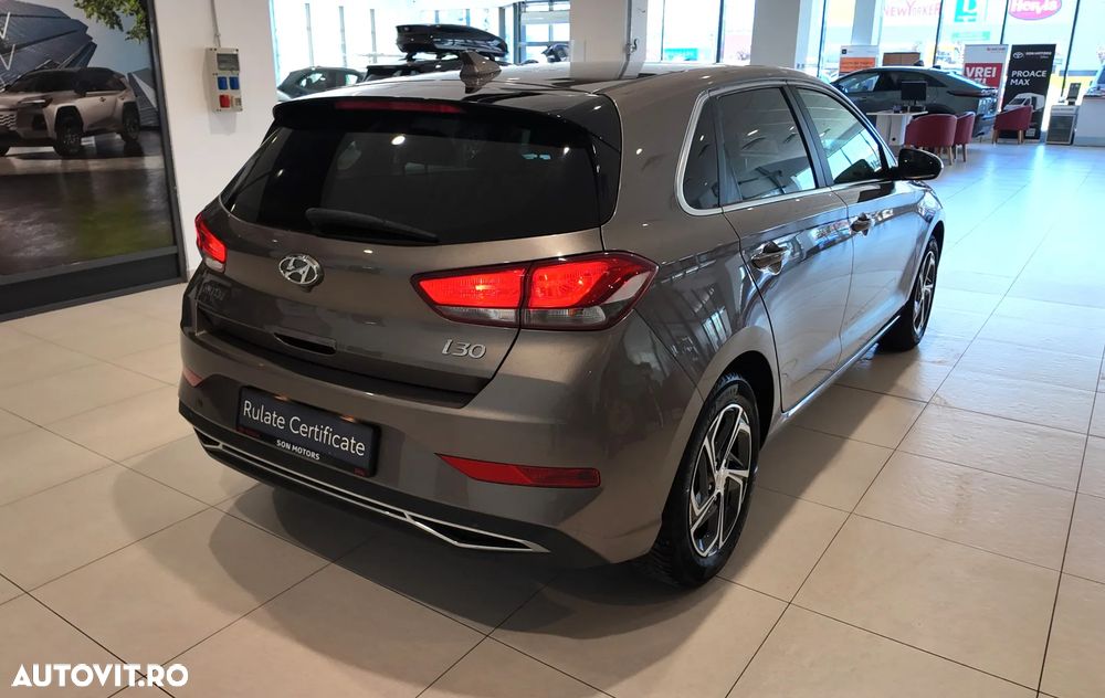 Hyundai i30 1.5 110CP M/T Highway - 6