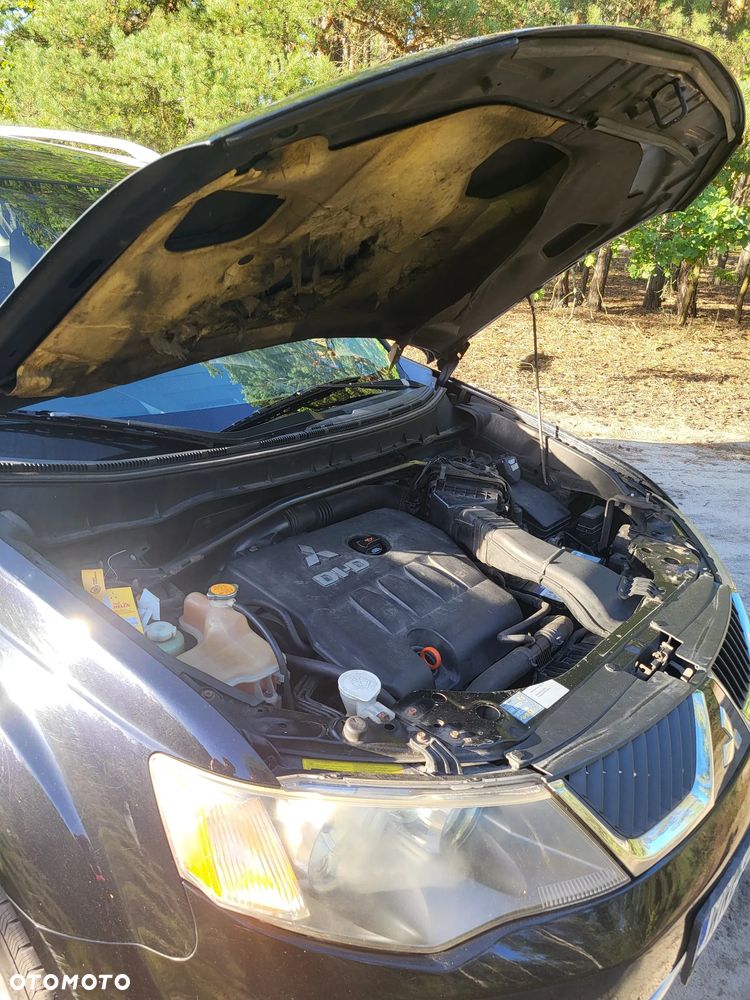 Mitsubishi Outlander 2.0 DID Instyle NAVI - 13