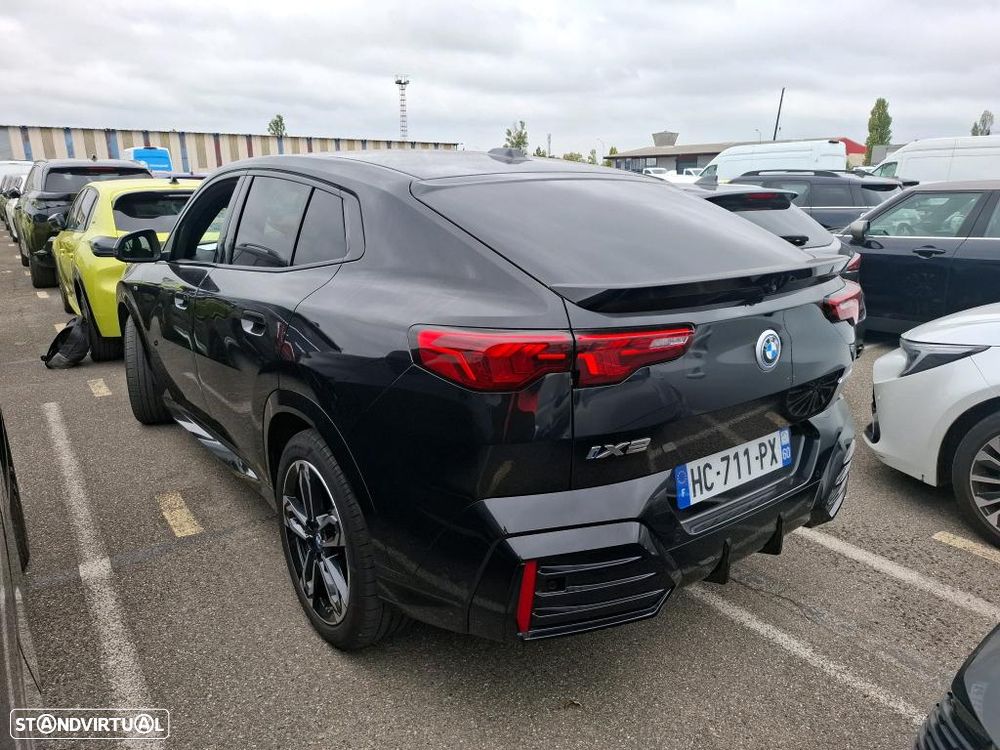 BMW iX2 eDrive20 Pack Desportivo M - 3