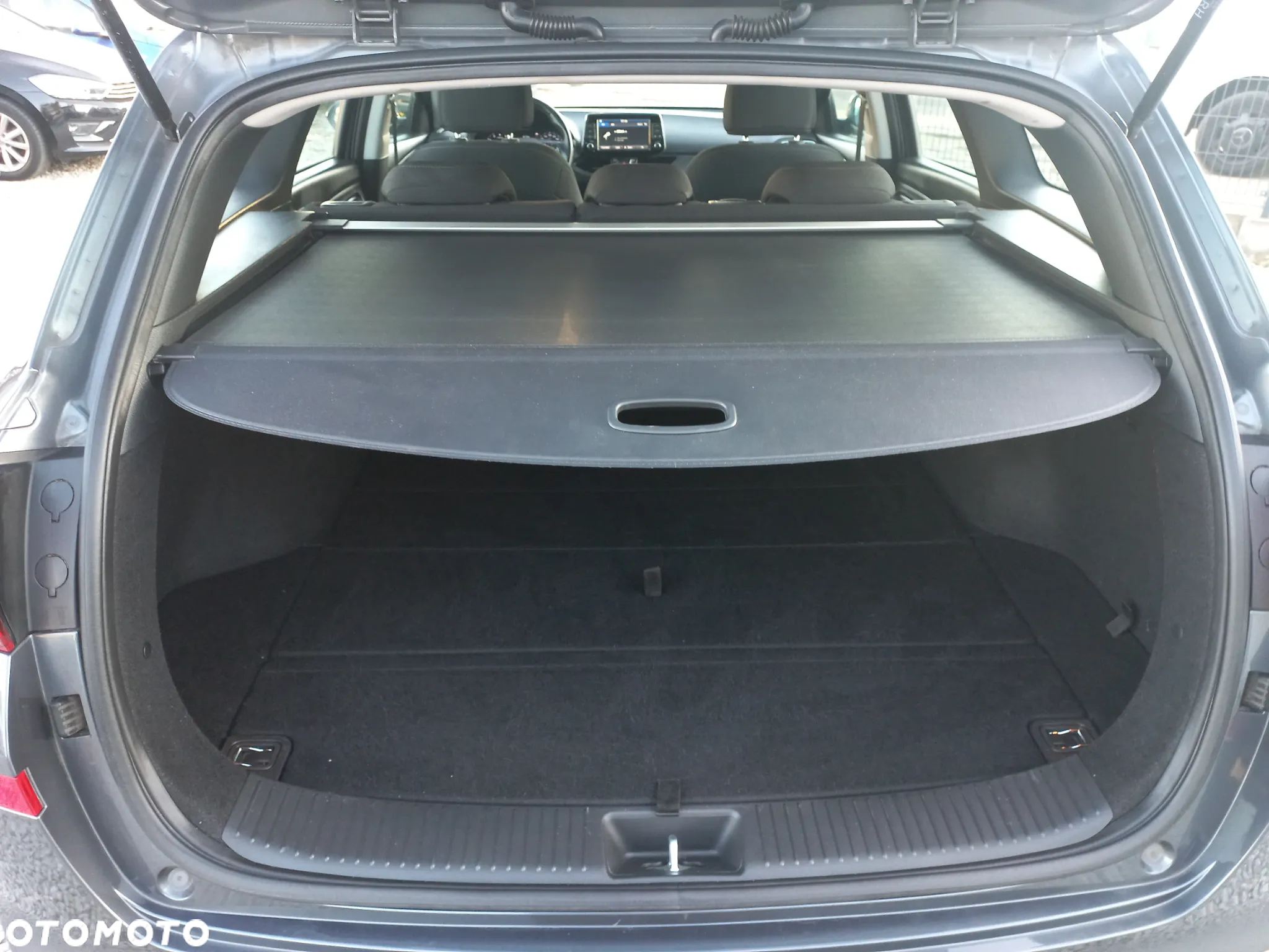 Hyundai i30 Kombi 1.4 T-GDI Premium - 28